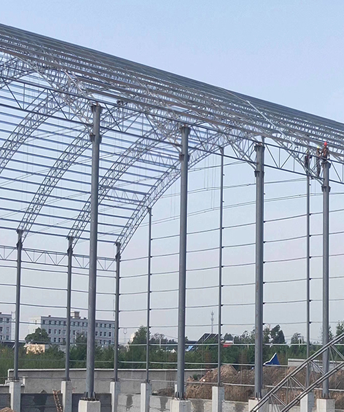 ?鋼結(jié)構(gòu)具有強(qiáng)度高、剛性好、耐腐蝕、施工周期短等優(yōu)點(diǎn)